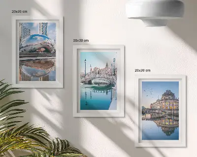 Set 3 tablouri cu arhitectură urbană reflectată în apă