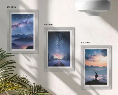 Galerie de perete cu cer nocturn, munți, peisaje în ceață și cerbi