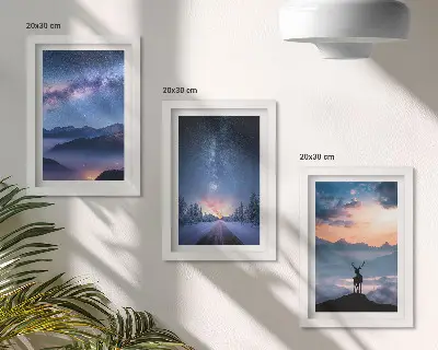 Galerie de perete cu cer nocturn, munți, peisaje în ceață și cerbi
