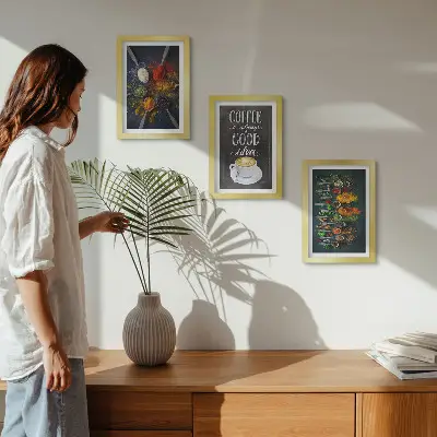 Galerie de perete cu modele de ierburi aromatice pentru cafea