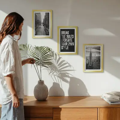 Set 3 tablouri cu străzi urbane în alb și negru și inscripție inspiratoare