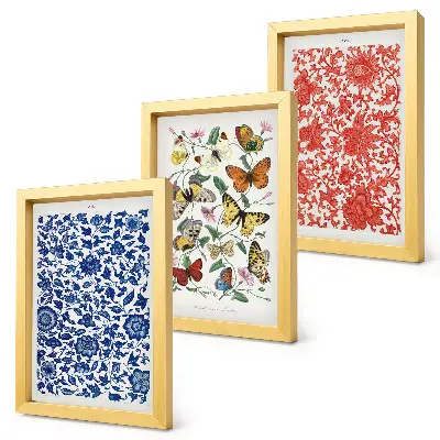 Galerie de perete cu postere vintage reprezentând flori, fluturi și ornamente
