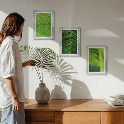 Galerie de perete cu prim-planuri de frunze tropicale