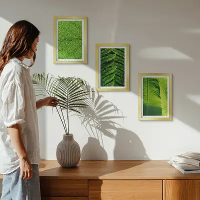 Galerie de perete cu prim-planuri de frunze tropicale