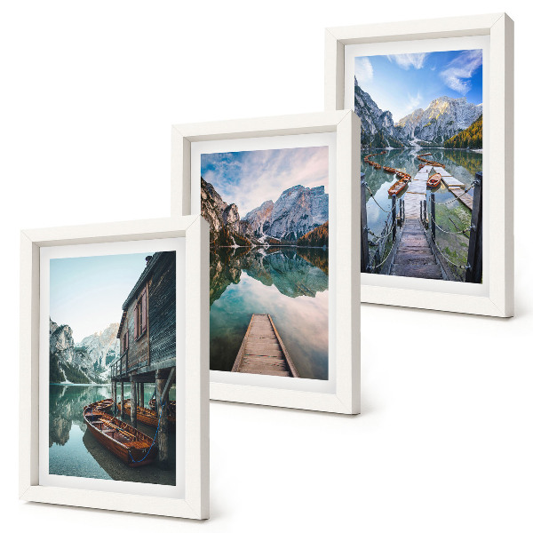 Set 3 tablouri Un lac liniștit în munți cu bărci de lemn