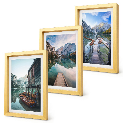 Set 3 tablouri Un lac liniștit în munți cu bărci de lemn