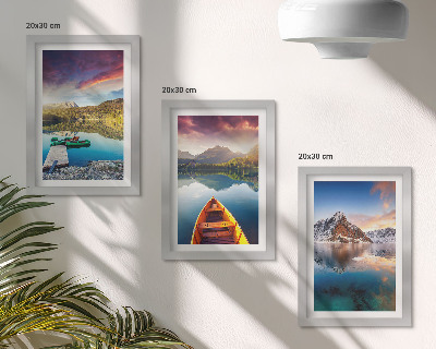 Galerie de perete Lacuri liniștite cu peisaje montane și o barcă
