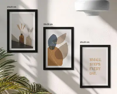 Galerie de perete cu forme abstracte și accente naturale