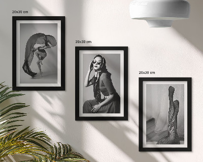 Set 3 tablouri Portrete elegante alb-negru ale unor femei în ipostaze elegante