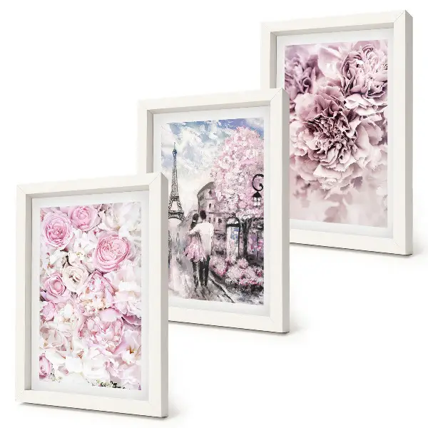 Galerie de perete cu motiv floral în nuanțe de roz și peisaj romantic