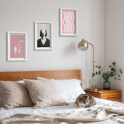 Galerie de perete Portret elegant al unei femei în șampanie relaxantă