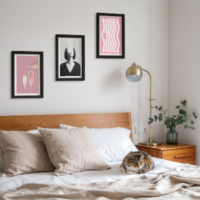 Galerie de perete Portret elegant al unei femei în șampanie relaxantă