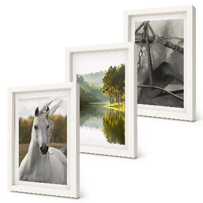 Set 3 tablouri Cai albi lângă peisajul natural al râului