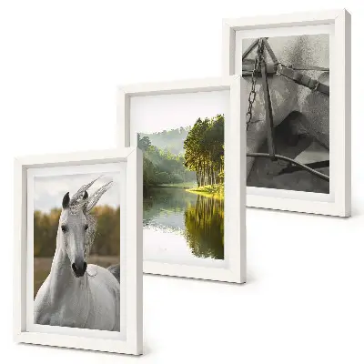 Set 3 tablouri cu cai albi lângă un peisaj natural cu râu