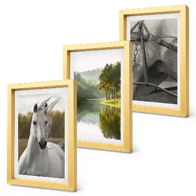 Set 3 tablouri cu cai albi lângă un peisaj natural cu râu