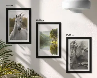 Set 3 tablouri cu cai albi lângă un peisaj natural cu râu