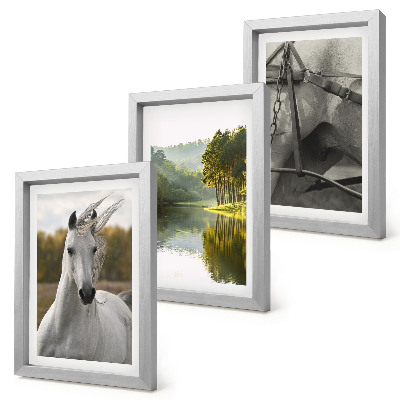 Set 3 tablouri Cai albi lângă peisajul natural al râului