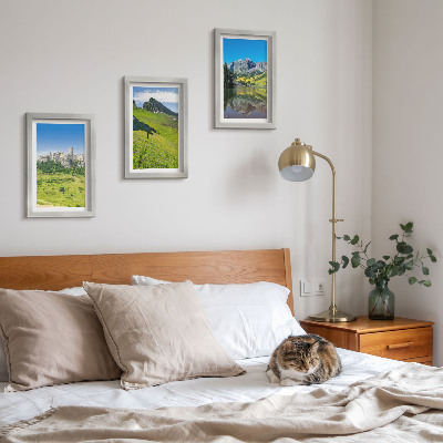 Set 3 tablouri Dealuri verzi cu un castel și peisaje montane