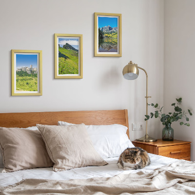 Set 3 tablouri Dealuri verzi cu un castel și peisaje montane