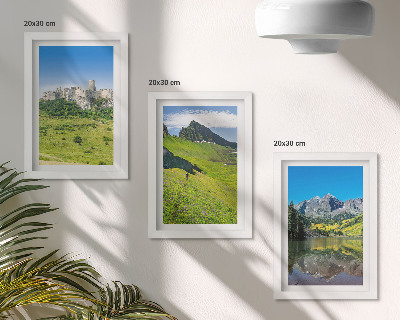 Set 3 tablouri Dealuri verzi cu un castel și peisaje montane