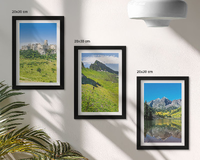 Set 3 tablouri Dealuri verzi cu un castel și peisaje montane