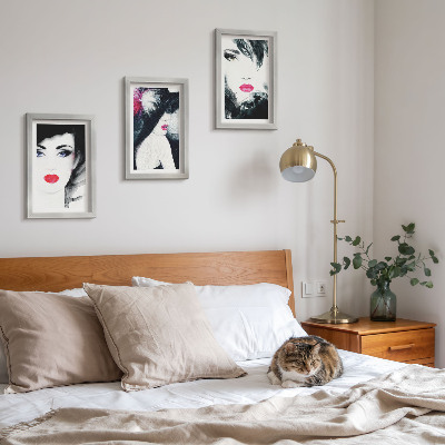 Galerie de perete Portrete pictate de femei cu buze expresive