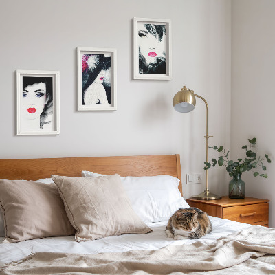 Galerie de perete Portrete pictate de femei cu buze expresive