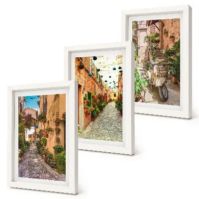 Set 3 tablouri cu străzi fermecătoare și flori într-o atmosferă italiană