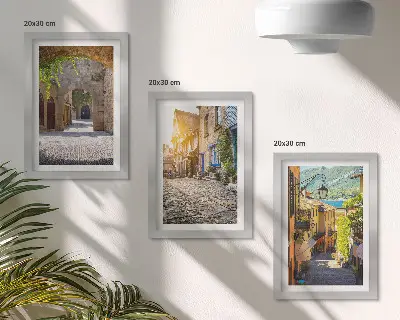 Set 3 tablouri cu străzi fermecătoare, clădiri și porți din piatră