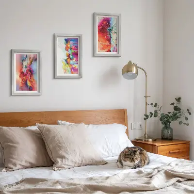 Set de 3 tablouri cu abstracțiuni colorate și siluete dinamice