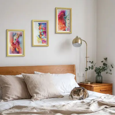Set de 3 tablouri cu abstracțiuni colorate și siluete dinamice