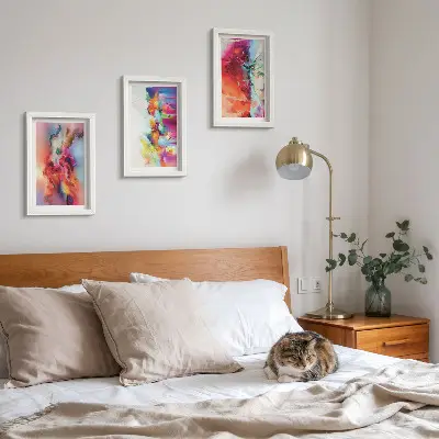 Set de 3 tablouri cu abstracțiuni colorate și siluete dinamice