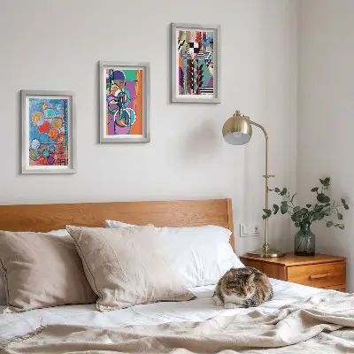 Galerie de perete cu abstracțiuni colorate și modele geometrice cu cercuri