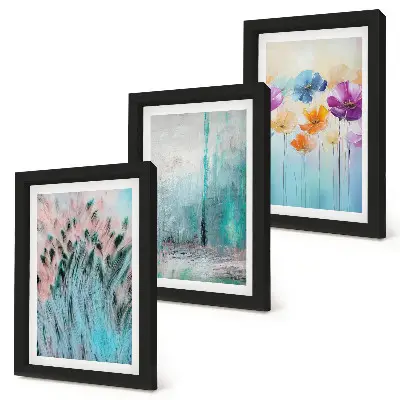 Set 3 tablouri cu flori pe un fundal de culori pastelate și modele delicate