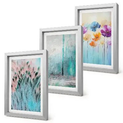Set 3 tablouri cu flori pe un fundal de culori pastelate și modele delicate