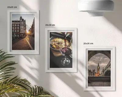 Galerie de perete set cu imagini reprezentând un oraș, mâncare și o priveliște a Londrei