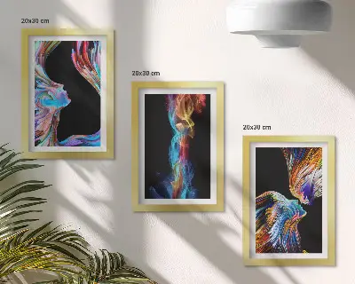 Galerie de perete cu abstracțiuni colorate reprezentând fețe și forme dinamice