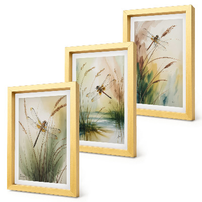 Set 3 tablouri Libelule printre iarba de lângă apă într-un stil pictural