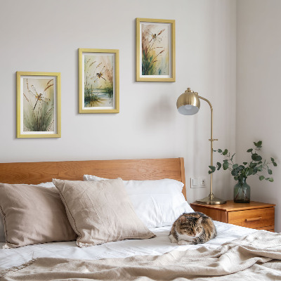Set 3 tablouri Libelule printre iarba de lângă apă într-un stil pictural