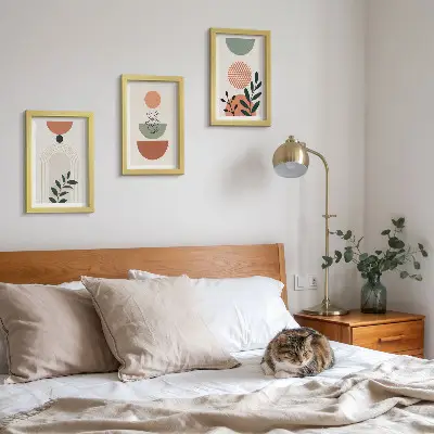 Galerie de perete cu motive vegetale în forme și culori moderne