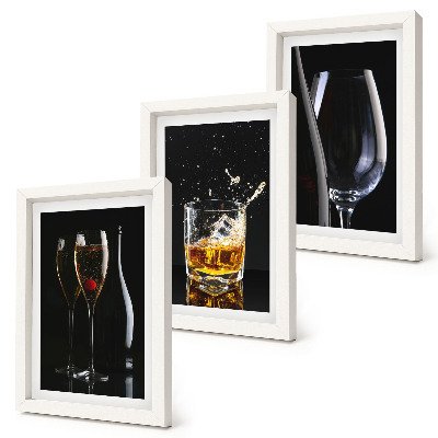 Set 3 tablouri Pahare de vin și whisky pe fundal negru