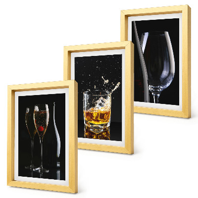 Set 3 tablouri Pahare de vin și whisky pe fundal negru