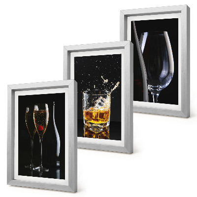 Set 3 tablouri Pahare de vin și whisky pe fundal negru