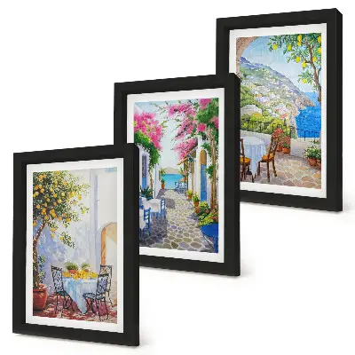 Set de 3 tablouri cu străzi fermecătoare, plante înflorite și priveliști spre mare