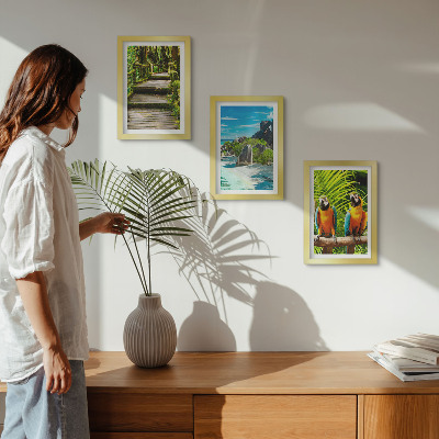 Galerie de perete Pădure tropicală cu o cascadă și papagali colorați