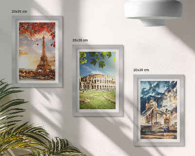 Set 3 tablouri Monumente ale Europei în culorile calde ale peisajului