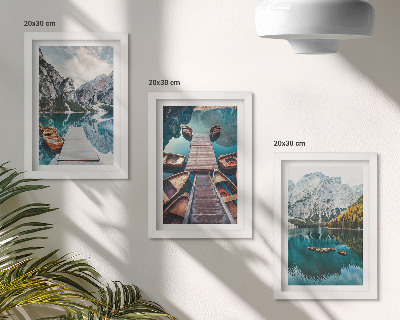 Set 3 tablouri Un lac cu diguri de lemn și munți