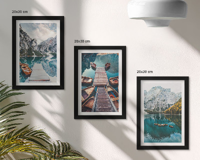Set 3 tablouri Un lac cu diguri de lemn și munți