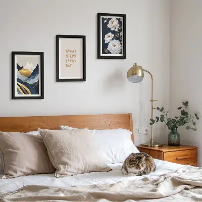 Galerie de perete cu flori abstracte de munte și litere inspirate