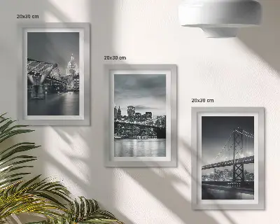 Set 3 tablouri cu poduri și arhitectură urbană în nuanțe de gri